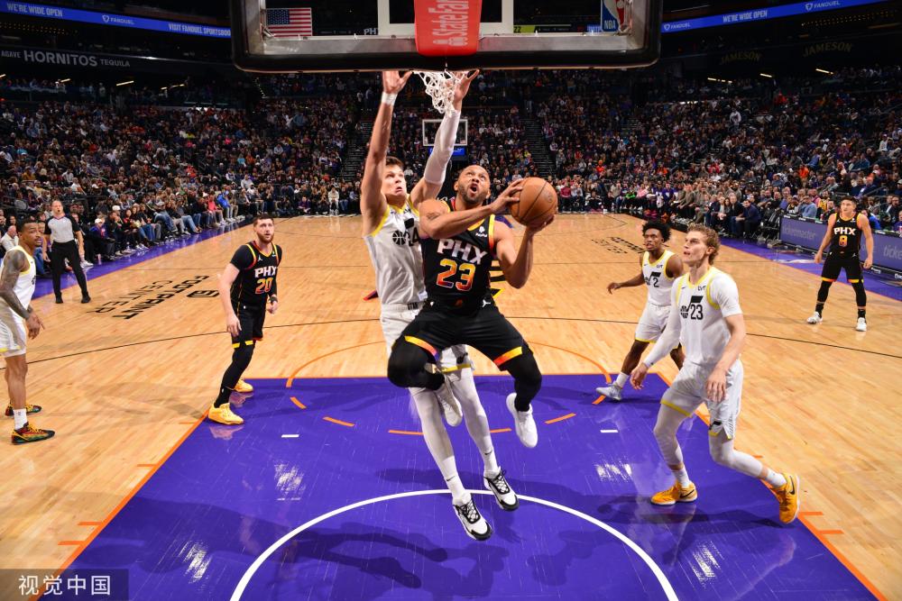 牵动着球迷 牵动着球迷